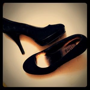 UNLISTED heels (size: 7 1/2)